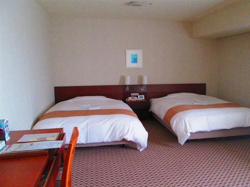 Keisei Hotel Miramare Чиба Екстериор снимка