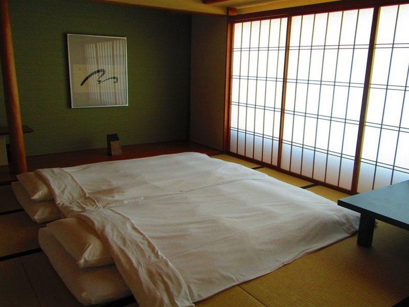 Keisei Hotel Miramare Чиба Екстериор снимка