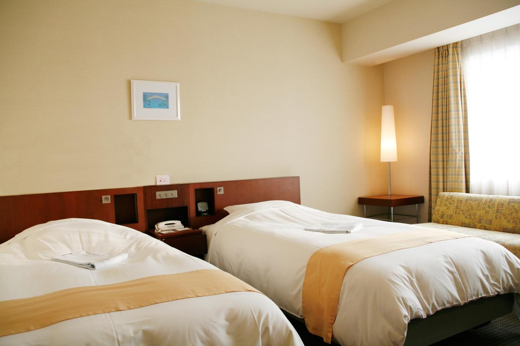Keisei Hotel Miramare Чиба Екстериор снимка