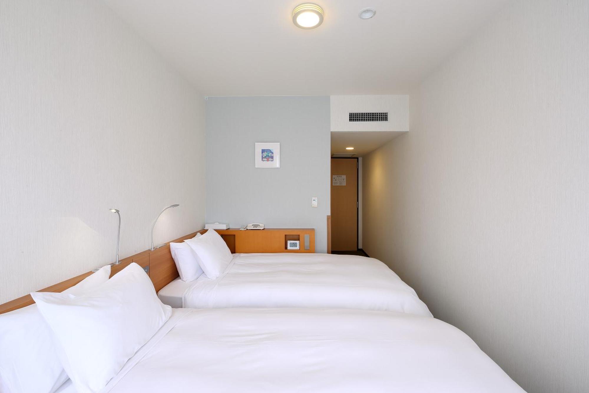 Keisei Hotel Miramare Чиба Екстериор снимка