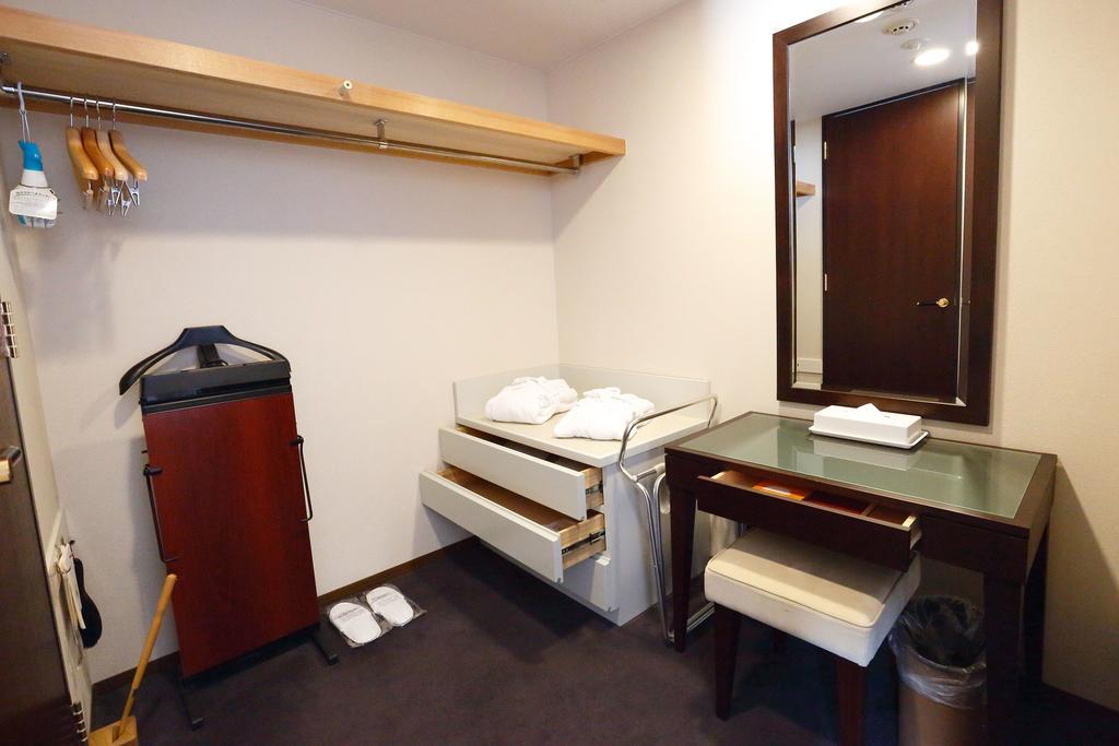 Keisei Hotel Miramare Чиба Екстериор снимка