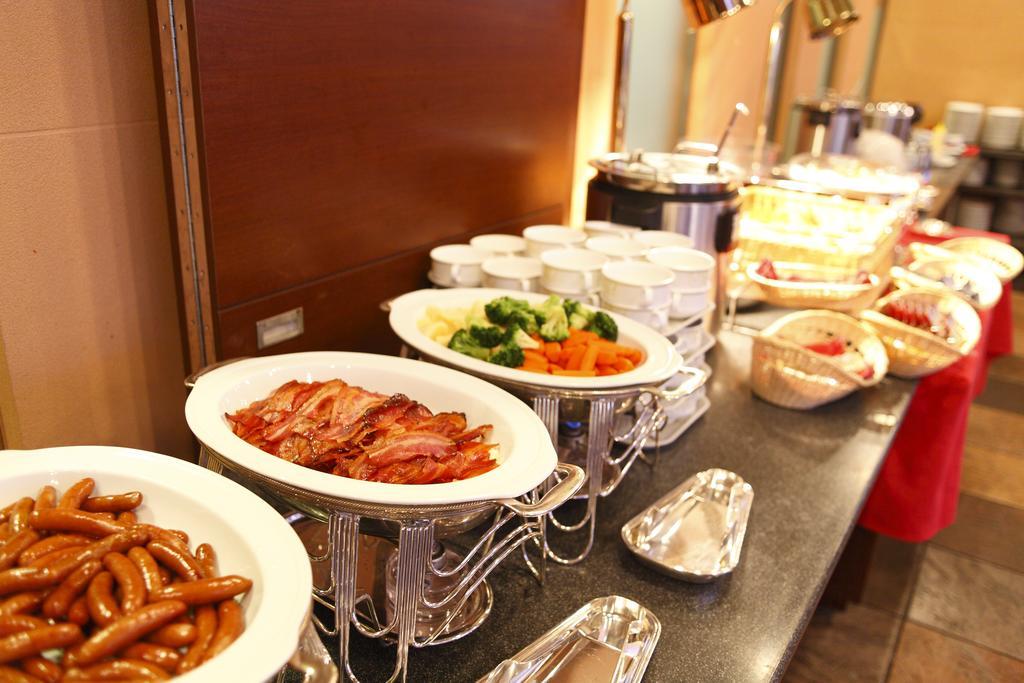 Keisei Hotel Miramare Чиба Екстериор снимка