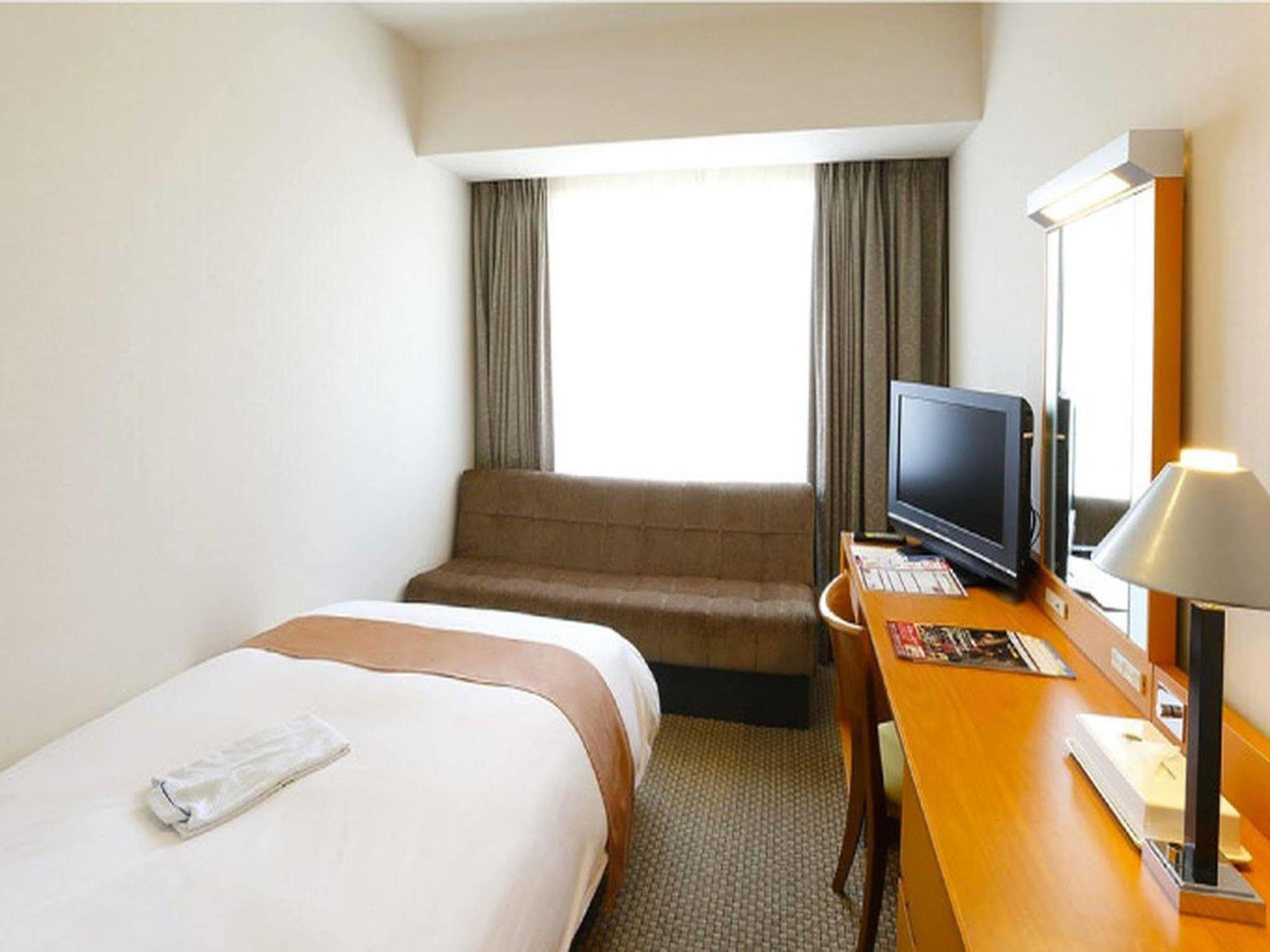 Keisei Hotel Miramare Чиба Екстериор снимка